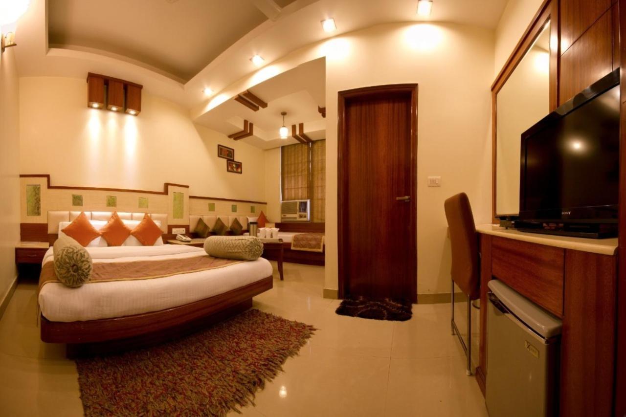 The Aster Karol Bagh Homely Atmosphere 3*